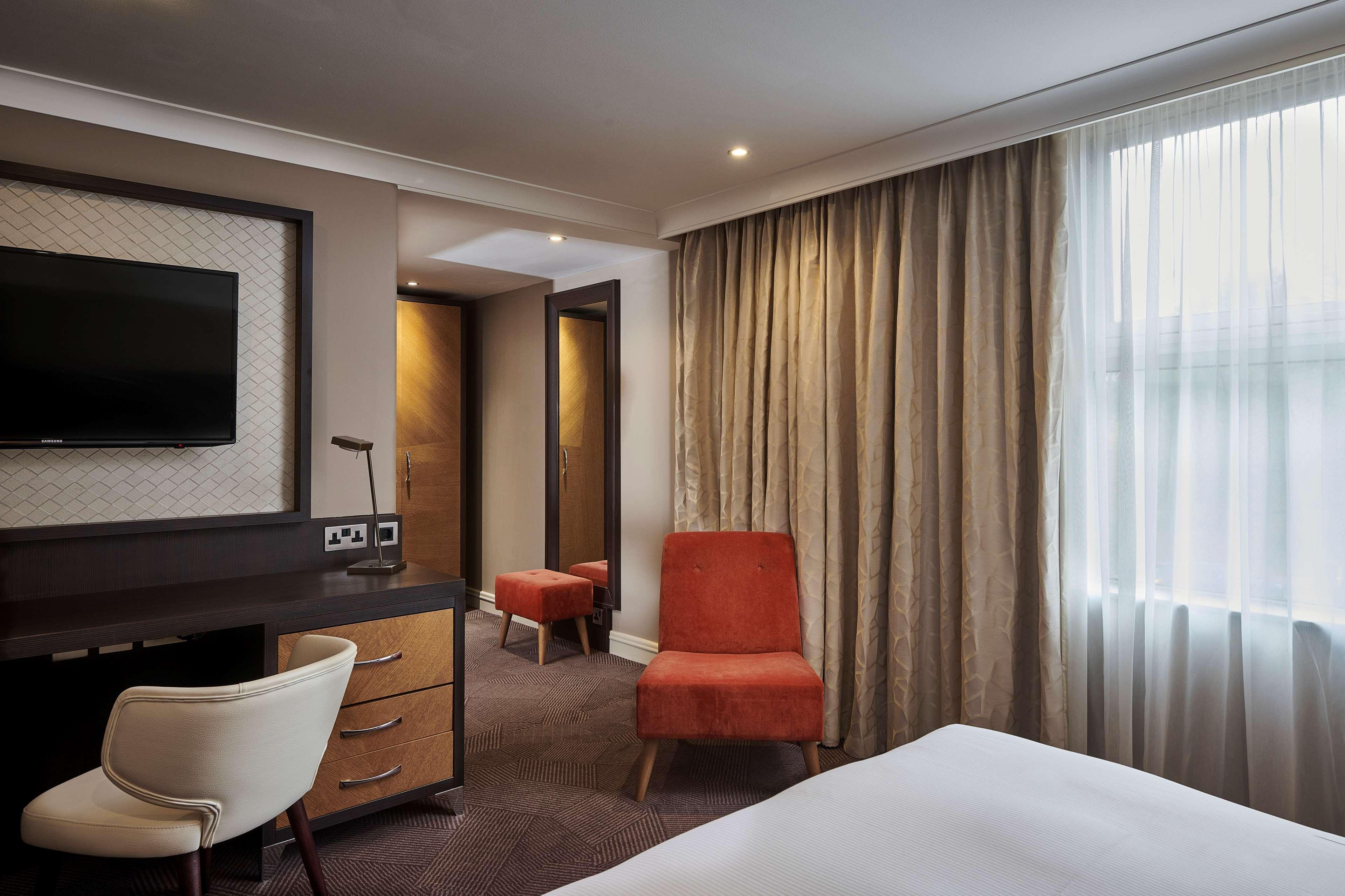 Doubletree By Hilton Ealing Отель