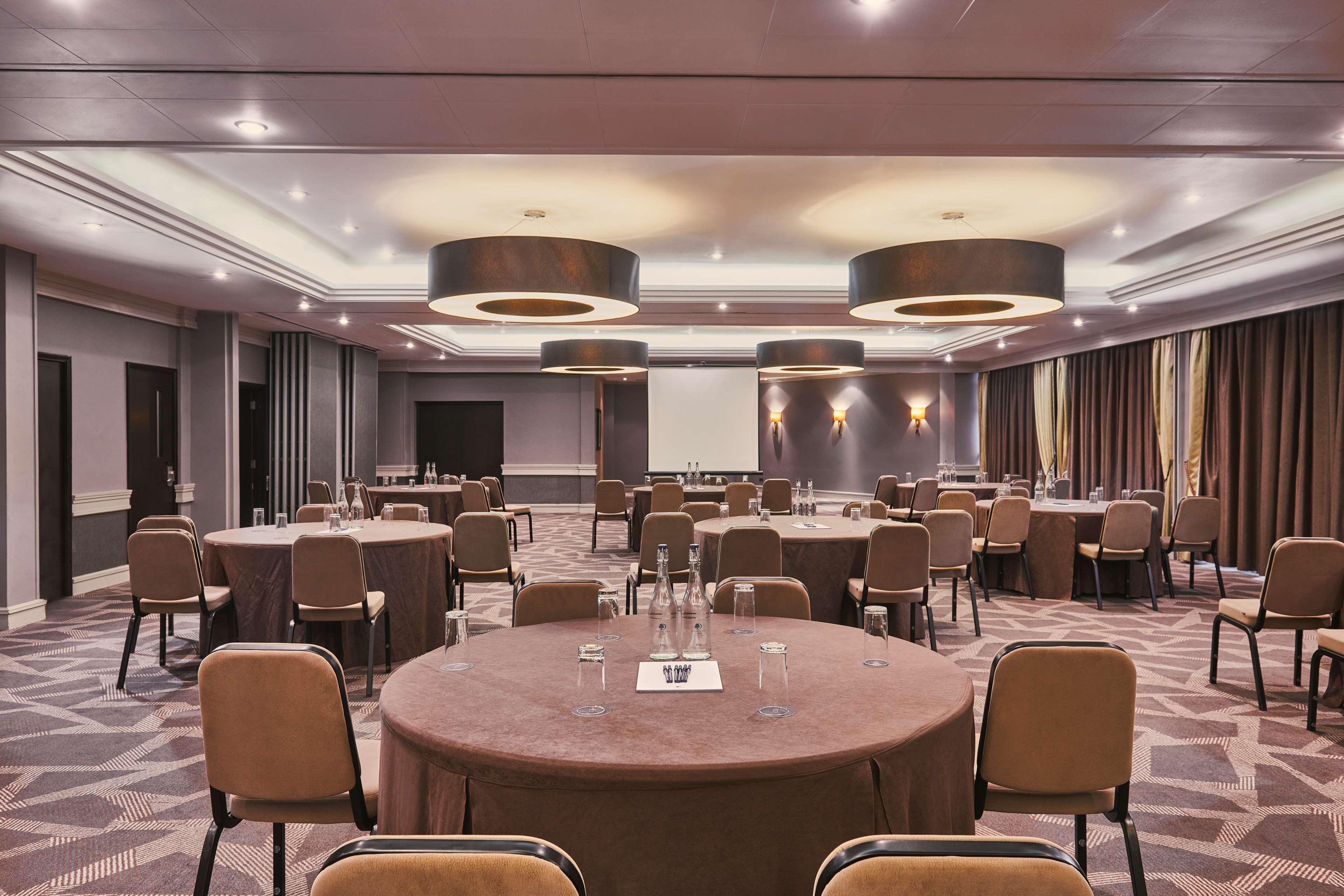 Doubletree By Hilton Ealing Отель Лондон