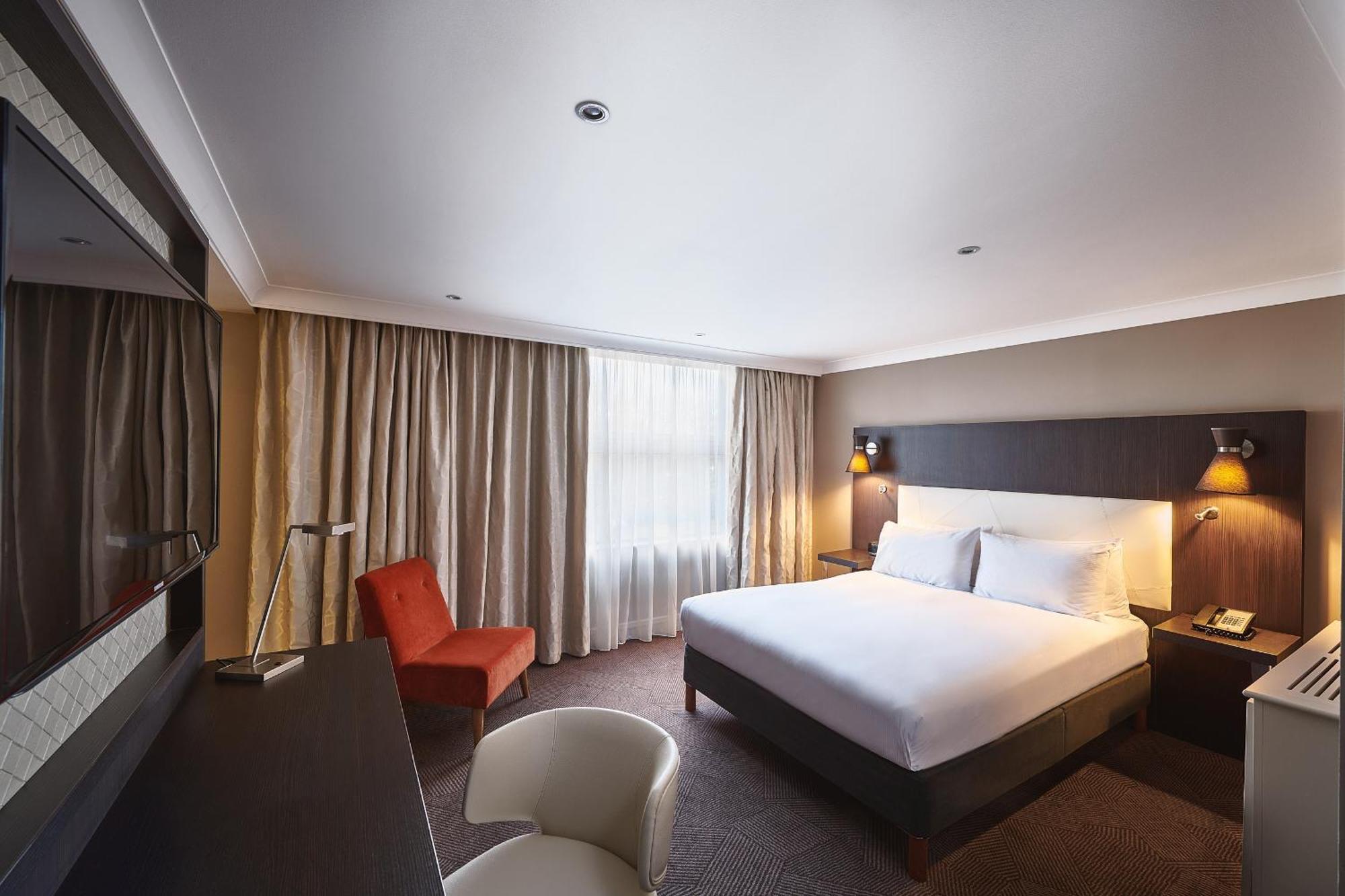Doubletree By Hilton Ealing Лондон