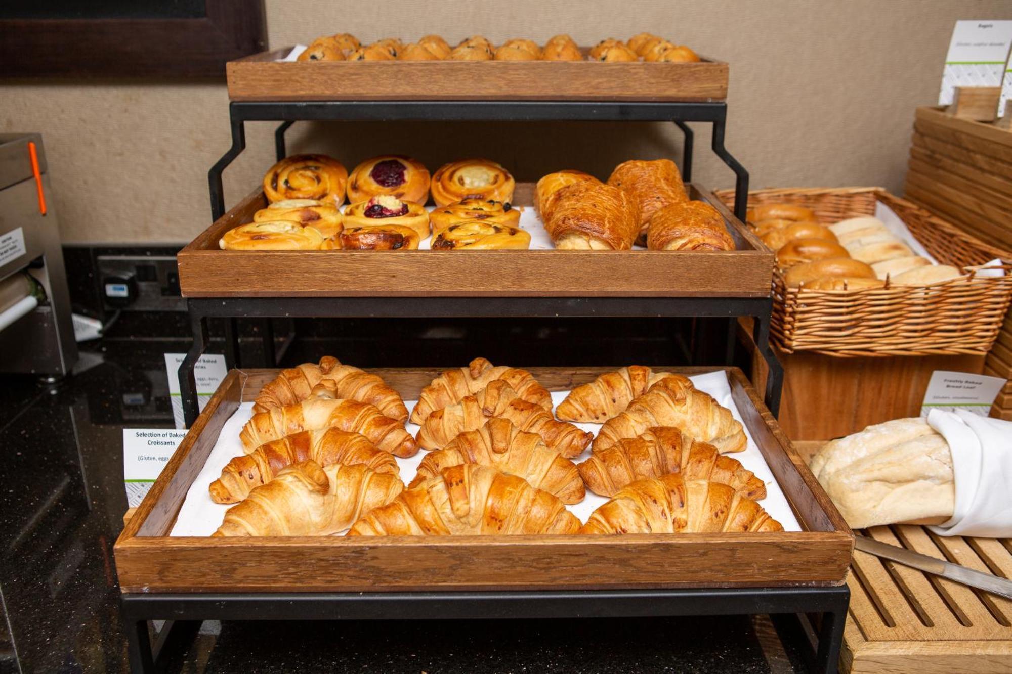 Doubletree By Hilton Ealing Отель