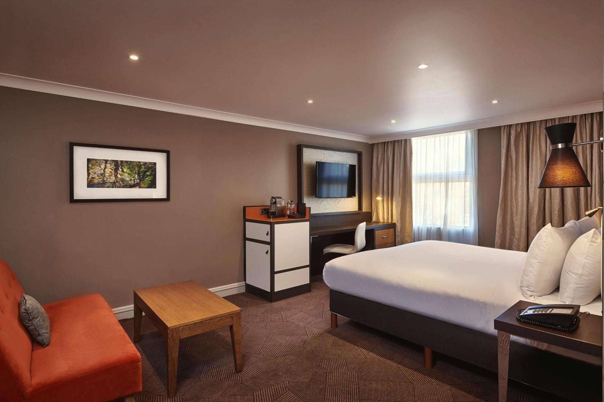 Отель Doubletree By Hilton Ealing