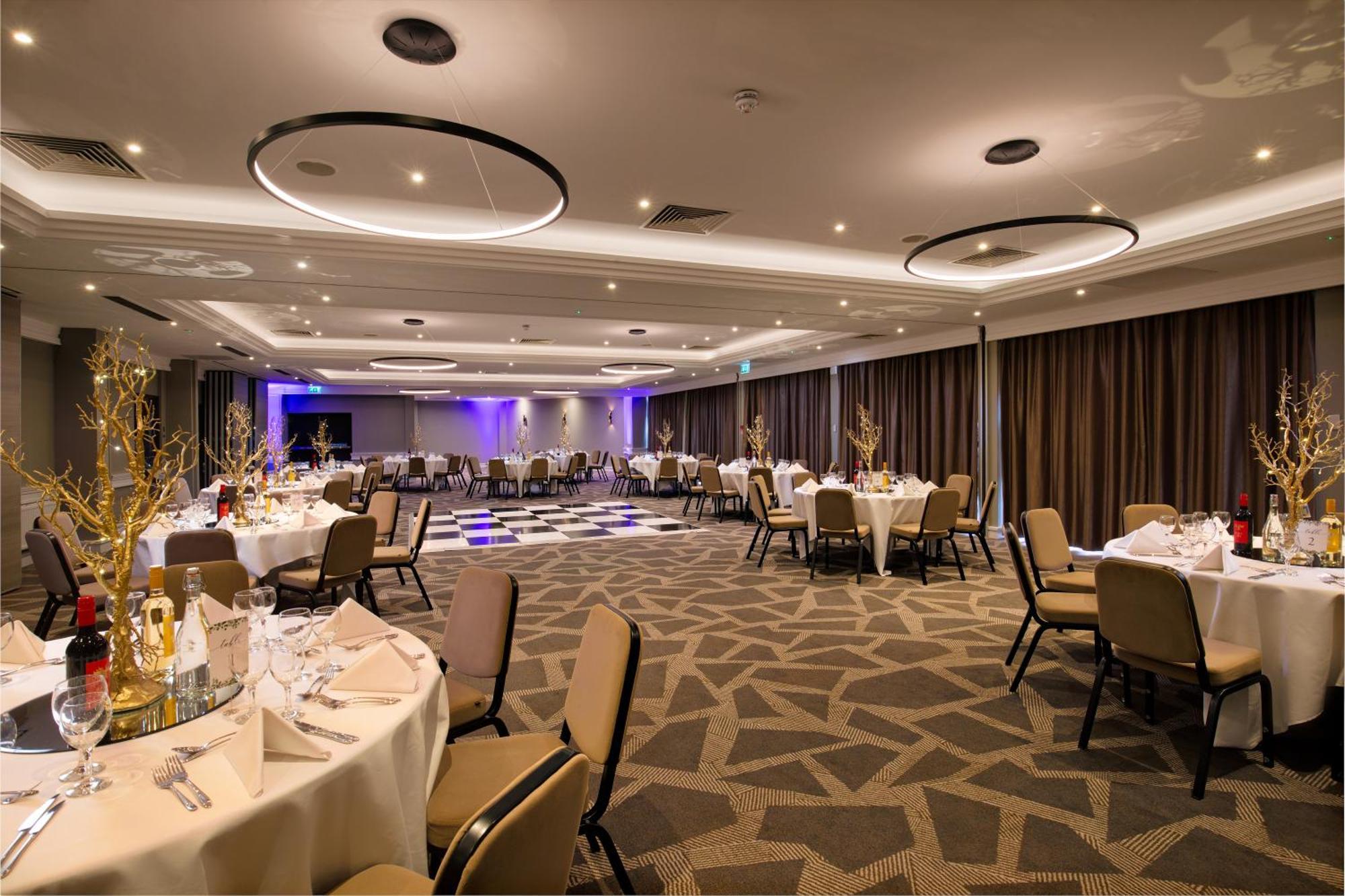 Отель Doubletree By Hilton Ealing